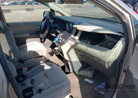 2015 Toyota Sienna Le 7 Passenger из США, поврежденный, VIN 5TDKK3DC5FS593921